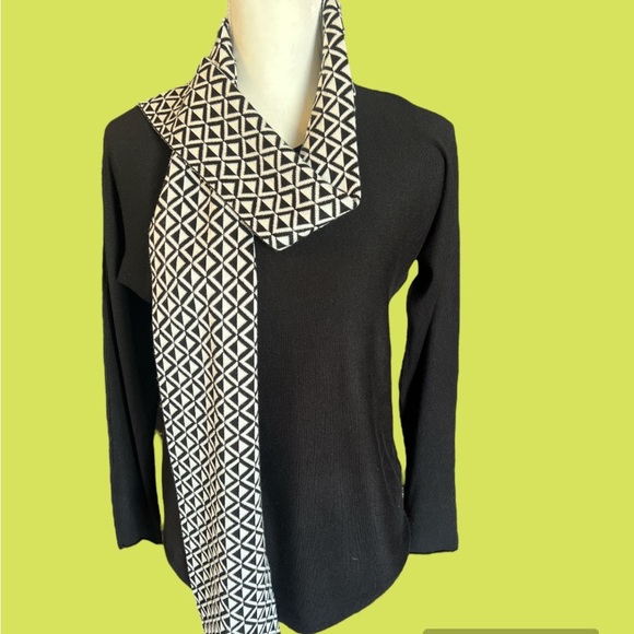 ADRIENNE VITTADINI Black Sweater with Matching Scarf, NEW - Picture 5 of 6